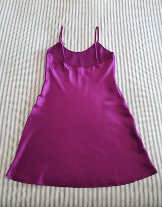 Camisón satinado morado