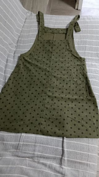 Vestido peto verde de pana con topos