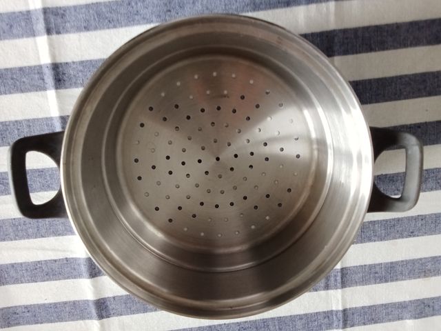 Escurridor metálico para alimentos