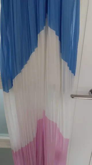 Vestido largo plisado azul y rosa