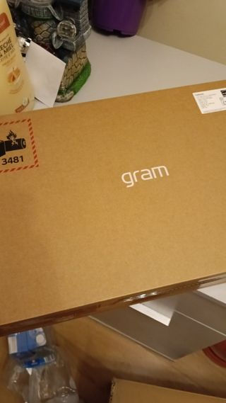 LG Gram Book i5 16+512GB Gris