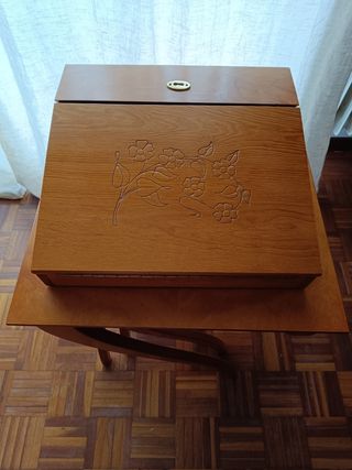 Secreter de madera con llave
