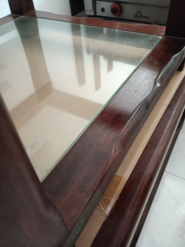 Dos mesas de centro en roble  y cristal años 80s.