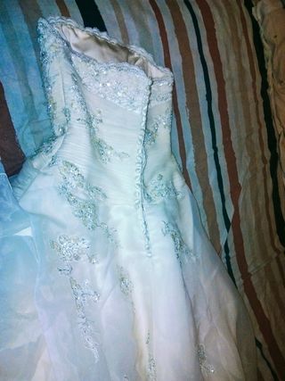 Vestido de Novia Blanco con Pedrería