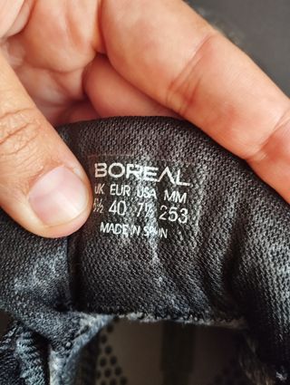 Botas de montaña Boreal grises y marrones