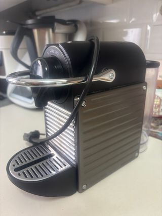 Cafetera Nespresso Negra-marrón