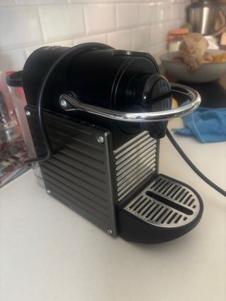 Cafetera Nespresso Negra-marrón