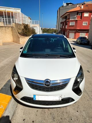 Opel Zafira 2016