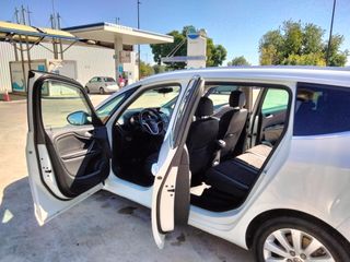 Opel Zafira 2016
