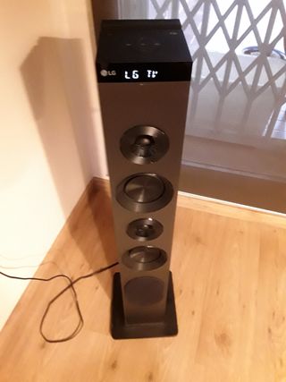 Torre de Sonido LG XBOOM RL3 Color Negro