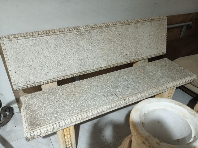 Conjunto de jardín piedra beige y blanco