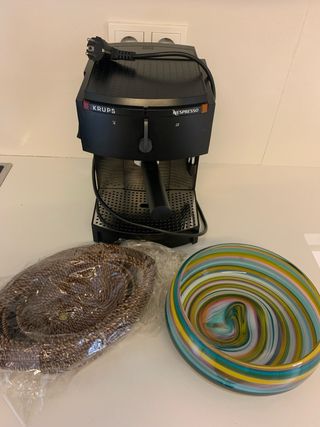 Lote Cafetera Nespresso + Bol Vidrio + 3 Cestos