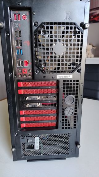 Computer desktop nero/rosso