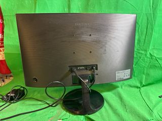 Monitor Samsung Curvo 24 - ¡Lee el anuncio!