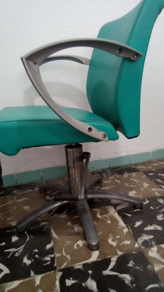 2 Sillas Peluquería Piel 15€/Ud