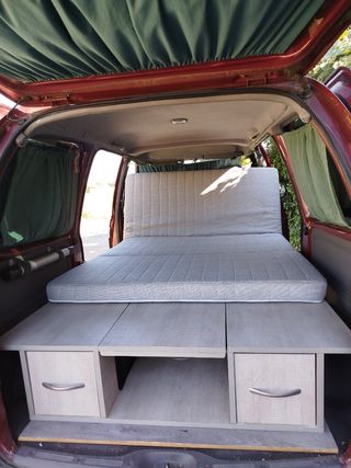 Mueble camper y colchón a medida