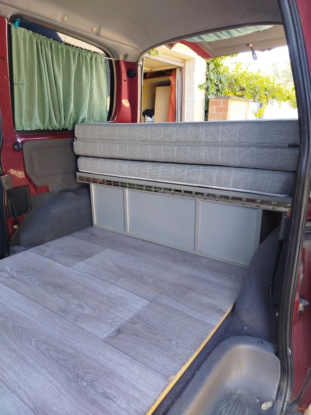 Mueble camper y colchón a medida