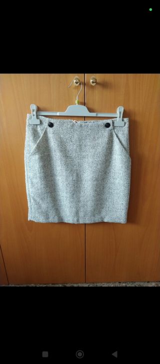Falda beige y negra