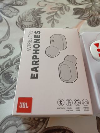 Auriculares JBL Bluetooth Pequeños