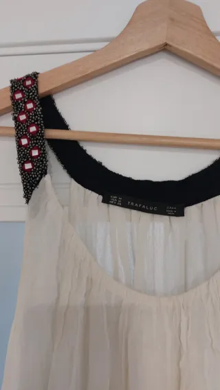 Vestido Zara blanco con adornos