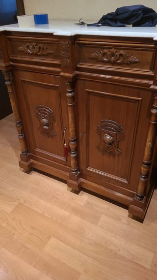 Cómoda S. XIX Mármol y Madera. Restaurada.