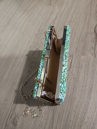 Bolso de fiesta verde con pedreria