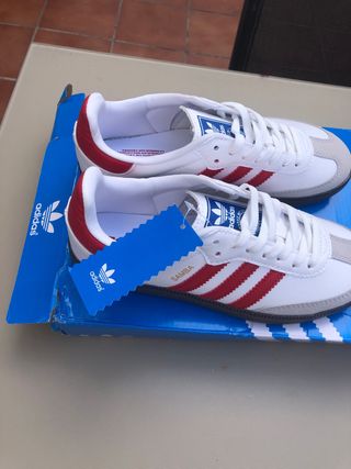 Zapatillas Adidas Blancas y Rojas (Hacco)