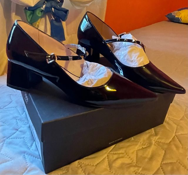 Zapatos charol negros tacón