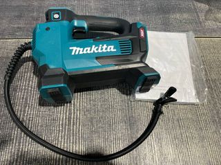 Bomba de batería Makita MP001GZ 40Vmax XGT