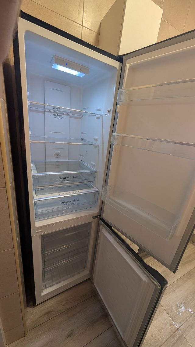 CHIQ Nevera FBM250NE4 250LT. No Frost. Multi Flow.