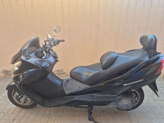 Suzuki Burgman 250 Negra