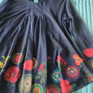 Camisola vaporosa Desigual floral