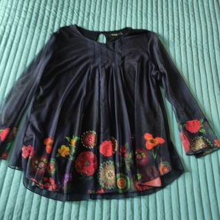Camisola vaporosa Desigual floral