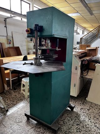 Máquina de grabar a fuego rotativa