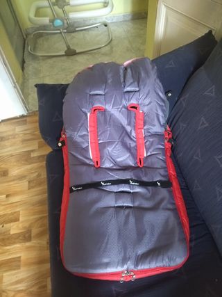Saco para silla de bebé rojo