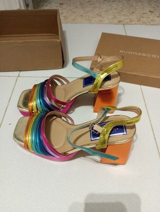 Sandalias Benavente tacón cuadrado fiesta
