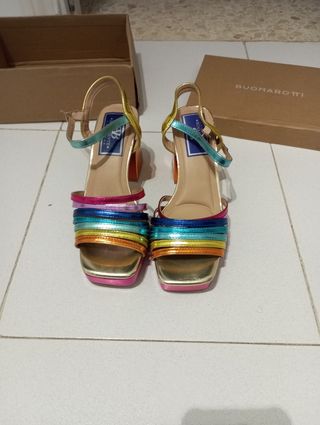 Sandalias Benavente tacón cuadrado fiesta