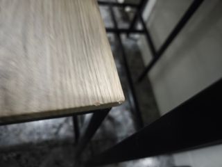 Mesa alta con 2 taburetes