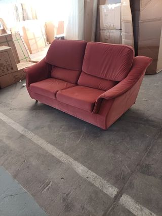 Sofá 2 plazas rojo tela
