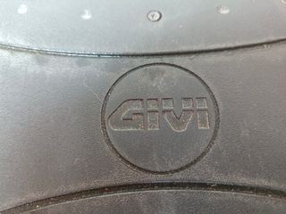 Porta equipajes, porta baúl GIVI para moto