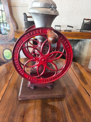 Molinillo de café Peugeot antiguo