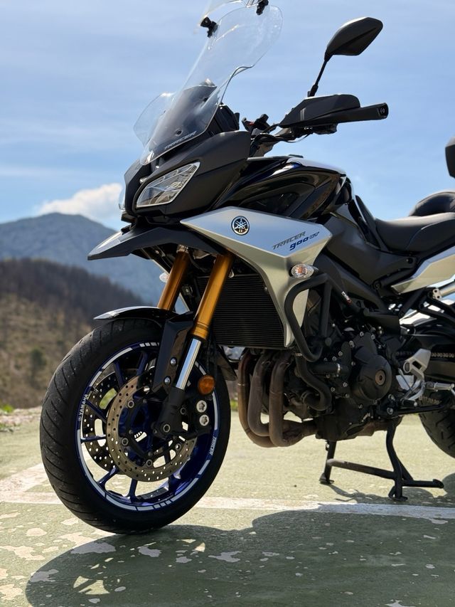 Yamaha Tracer 900 GT + Topcase SHAD SH58x