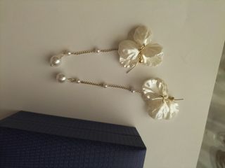 Pendientes largos perlas diseño flor
