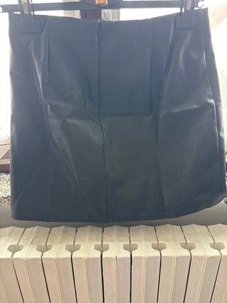 Minigonna ecopelle nera