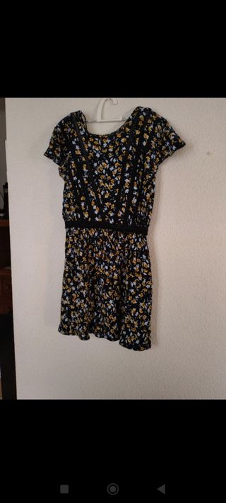 Vestido floral Zara negro multicolor