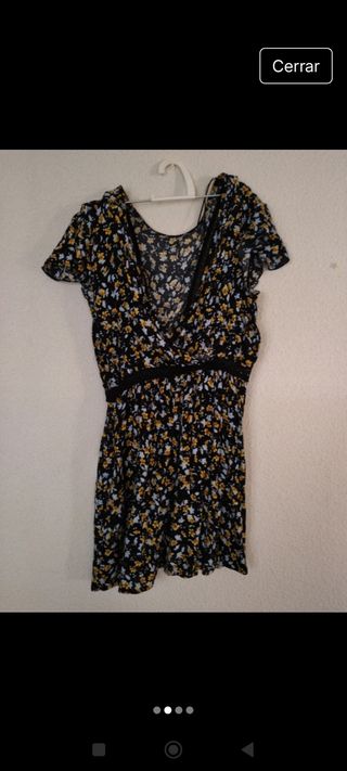 Vestido floral Zara negro multicolor