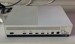 Consola Xbox One S + 2 Mandos (Rojo y Blanco)