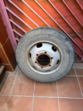 Llanta y neumático