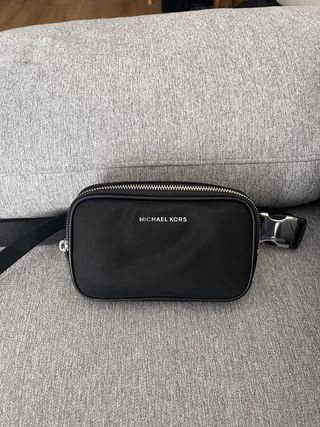 Riñonera Michael Kors Negra