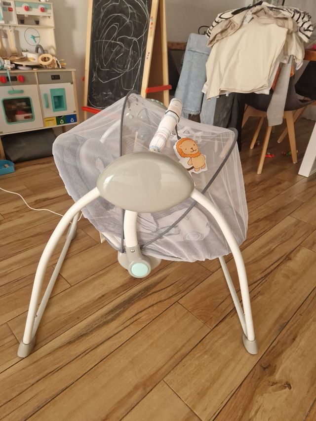 Hamaca bebé Lionelo Antimosquitos Melodias